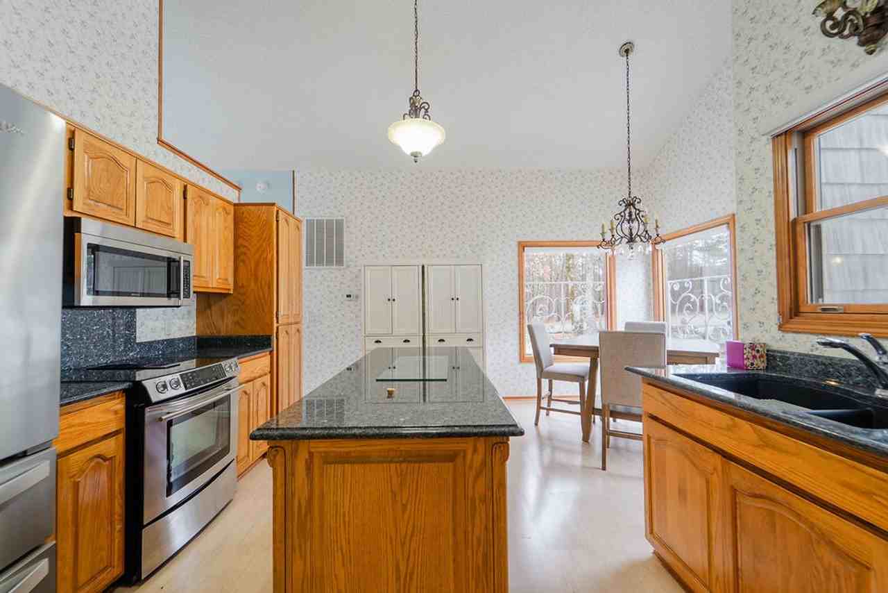 18 Balenciaga Way - Photo 3 of 33