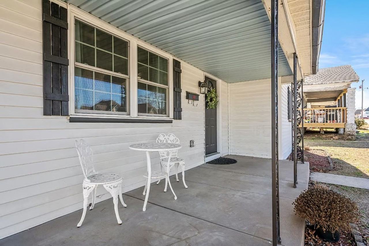 415 N Pennsylvania St - Photo 3 of 20