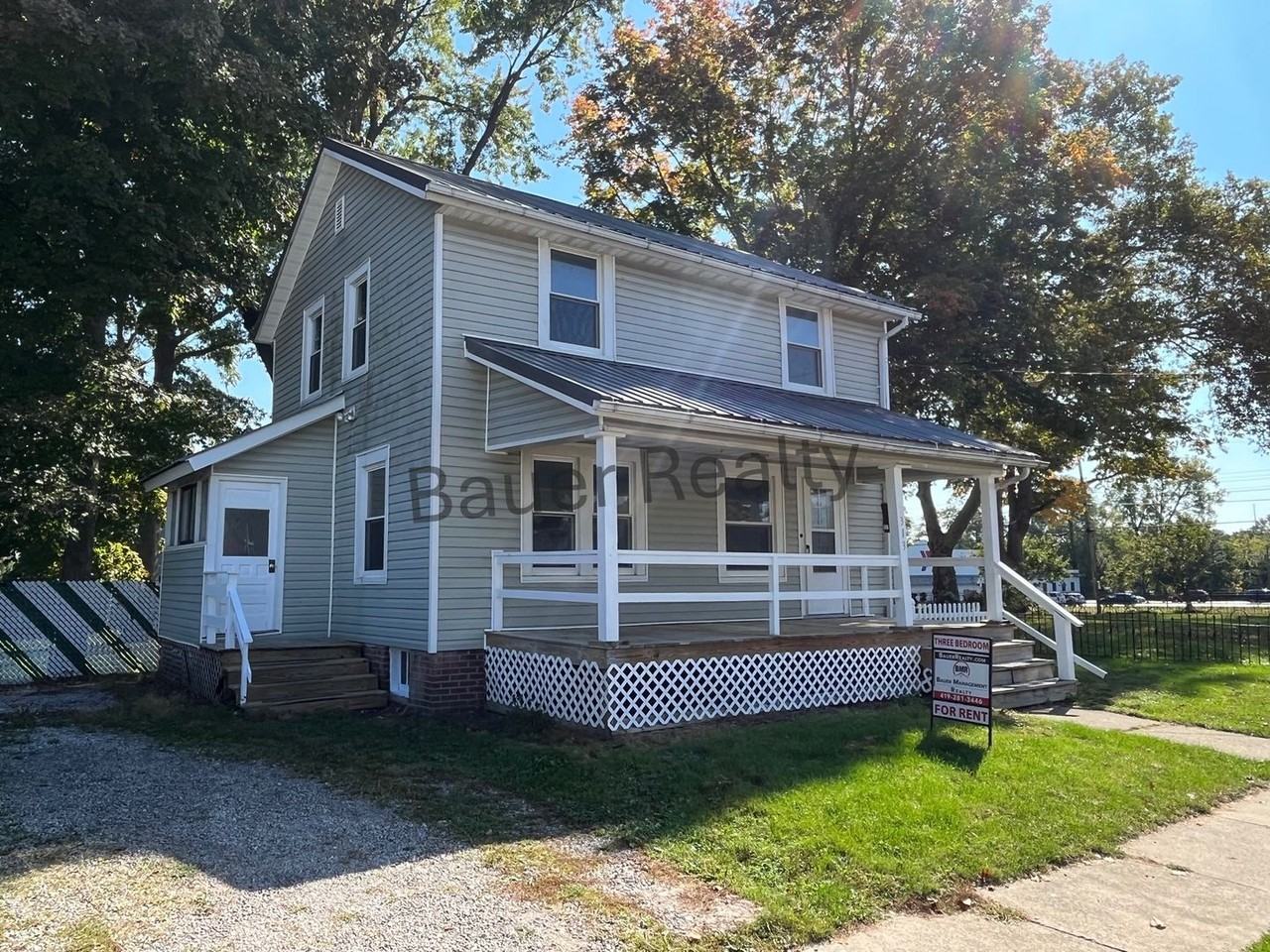 313 Miller St - Photo 2 of 25