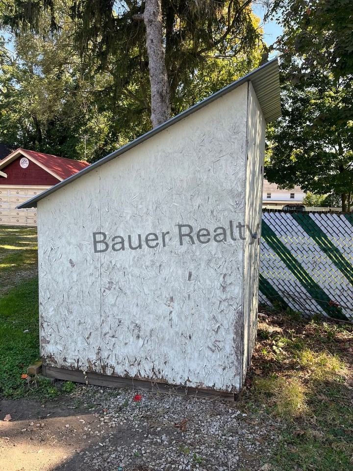 313 Miller St - Photo 4 of 25