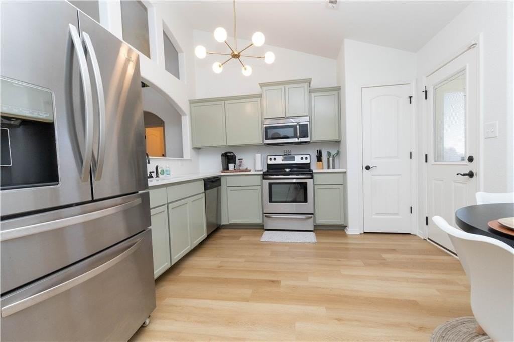 951 Glass St - Photo 2 of 40