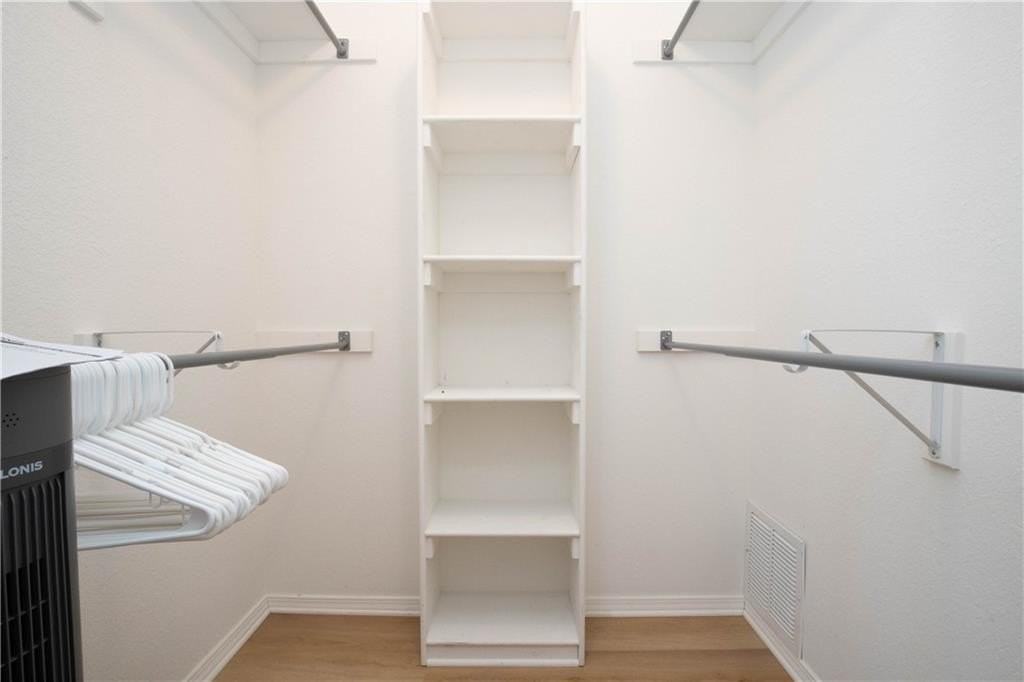 951 Glass St - Photo 5 of 40