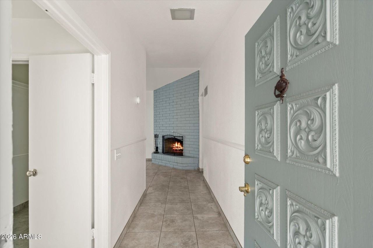 8037 N 40th Ave - Photo 2 of 24