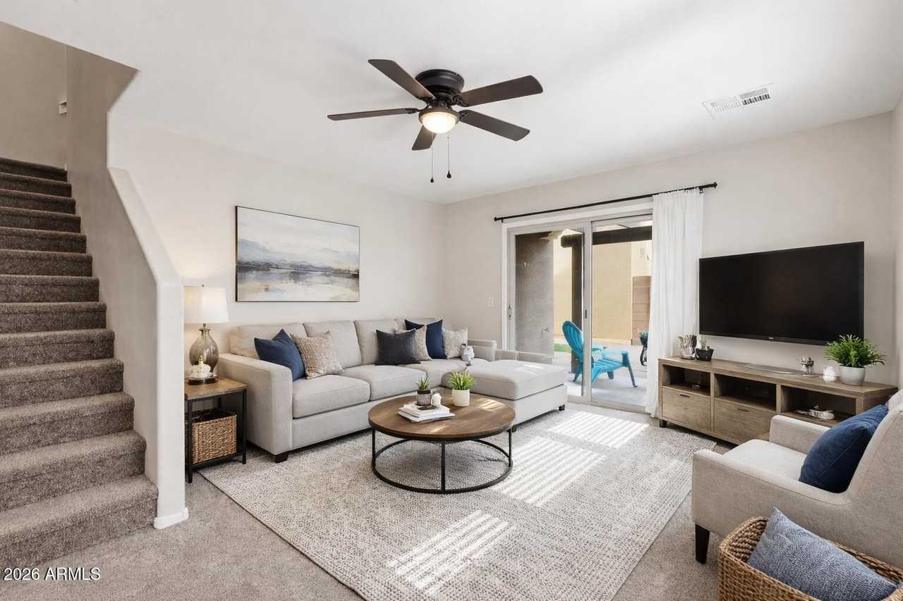 1853 S Balboa Dr - Photo 3 of 32