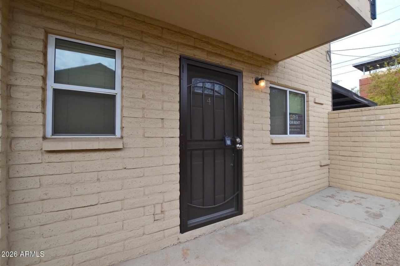 7218 E Belleview St Apt 4 #4 - Photo 2 of 9