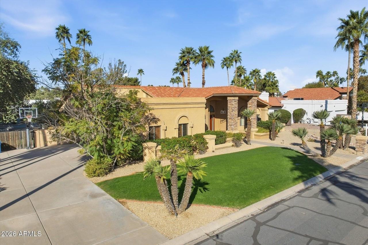 11414 N 54th Pl - Photo 2 of 37