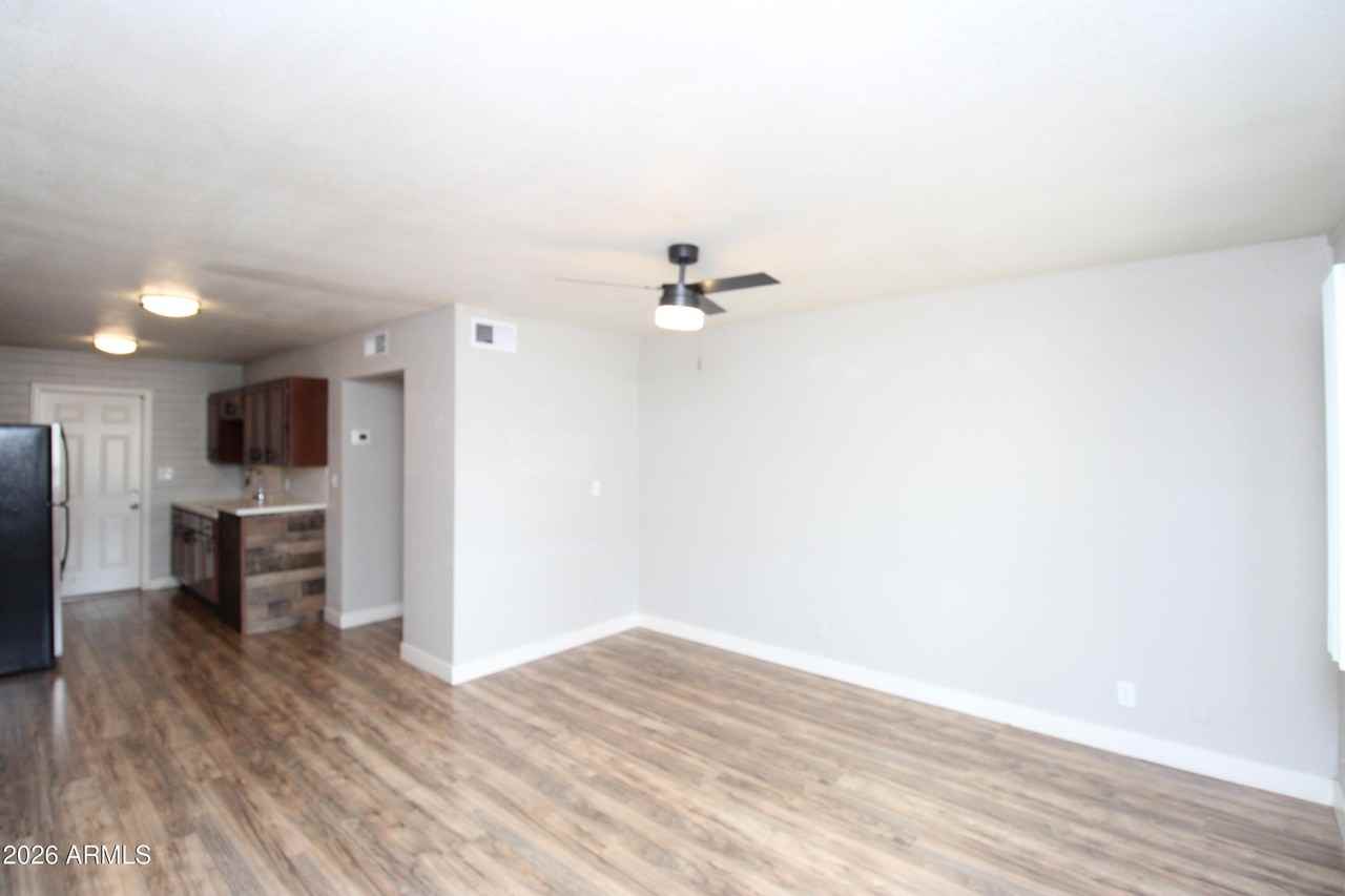 6040 N 21st Ave Apt 8 #8 - Photo 5 of 12