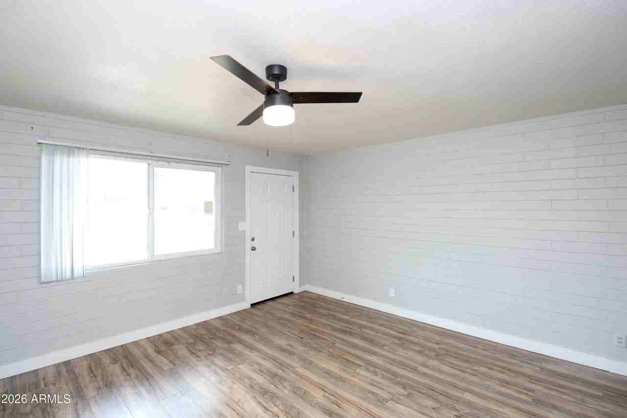 6040 N 21st Ave Apt 8 #8 - Photo 6 of 12