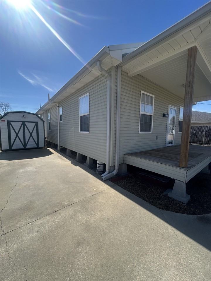 616 Academy St - Photo 3 of 12