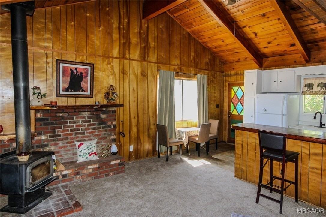 945 Greenway Dr - Photo 4 of 25