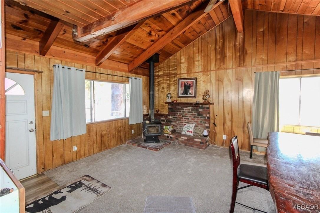 945 Greenway Dr - Photo 5 of 25