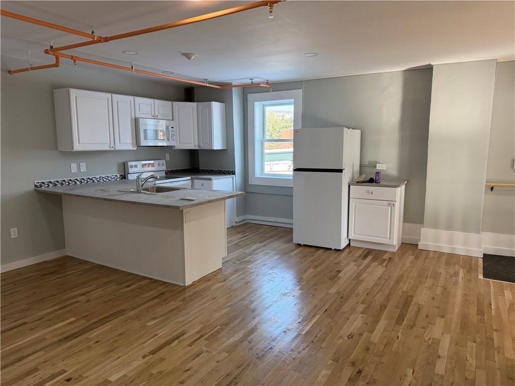 123 W Market St - Photo 2 of 6