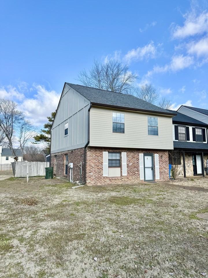 6425 Brookmead Cir - Photo 2 of 40