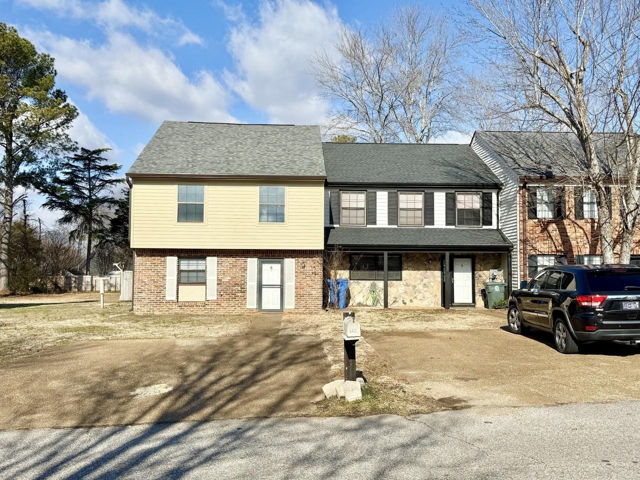 6425 Brookmead Cir - Photo 4 of 40