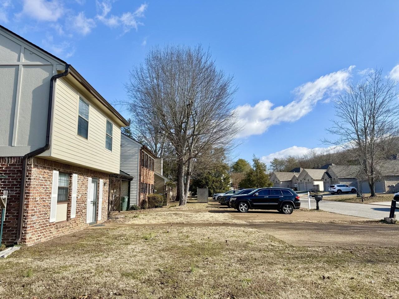 6425 Brookmead Cir - Photo 6 of 40