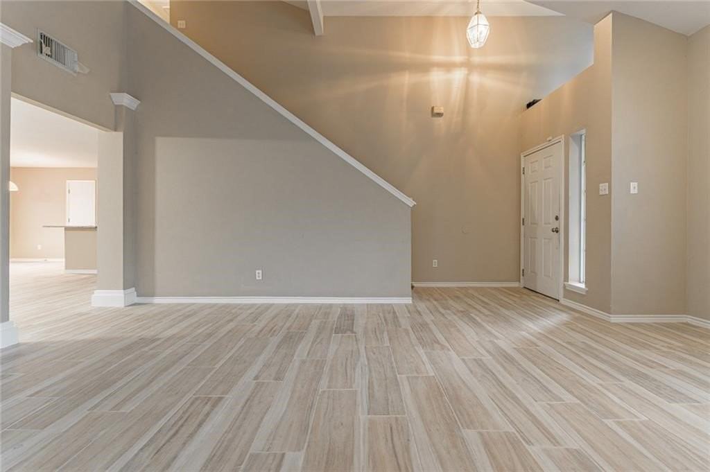 7633 Cedar Brook Dr - Photo 3 of 13