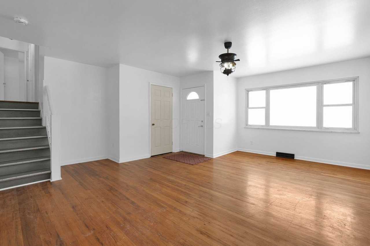 1414 Shanley Dr - Photo 3 of 15