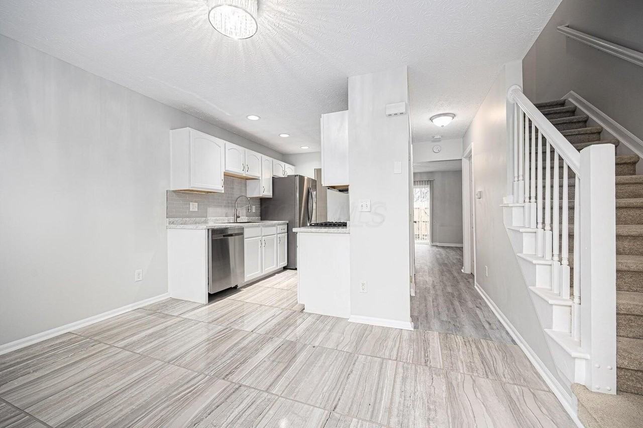 97 Tarryton Ct W Unit 19h #19H - Photo 3 of 31