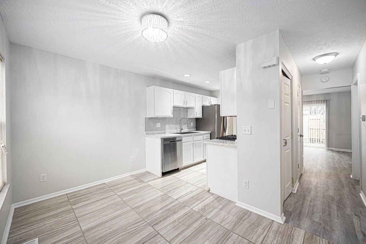 97 Tarryton Ct W Unit 19h #19H - Photo 4 of 31