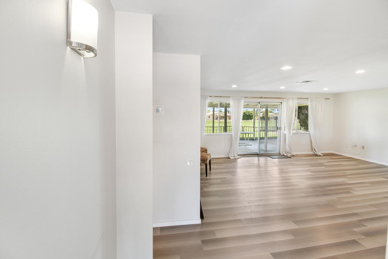 43480 Illinois Ave - Photo 2 of 20