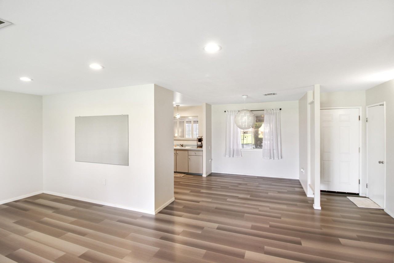 43480 Illinois Ave - Photo 3 of 20