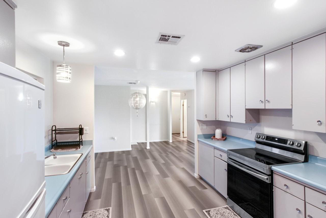 43480 Illinois Ave - Photo 7 of 20