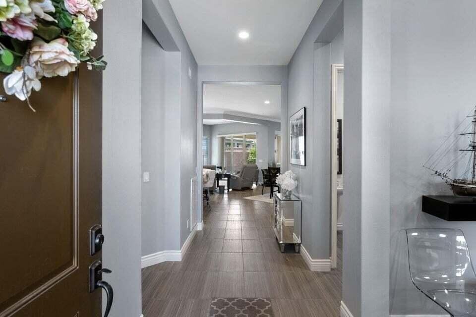 51845 Lakeshore Dr - Photo 4 of 30