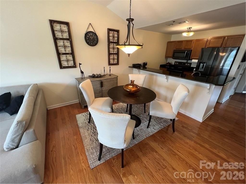 17919 Kings Point Dr Apt I #I - Photo 7 of 24