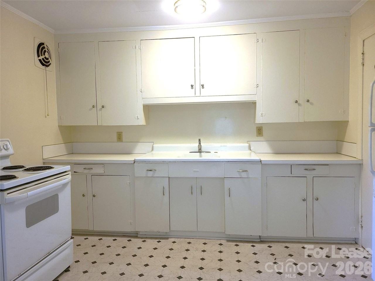 2245 Crescent Ave Apt 4 #4 - Photo 2 of 11