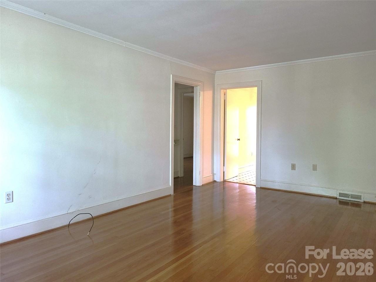 2245 Crescent Ave Apt 4 #4 - Photo 5 of 11