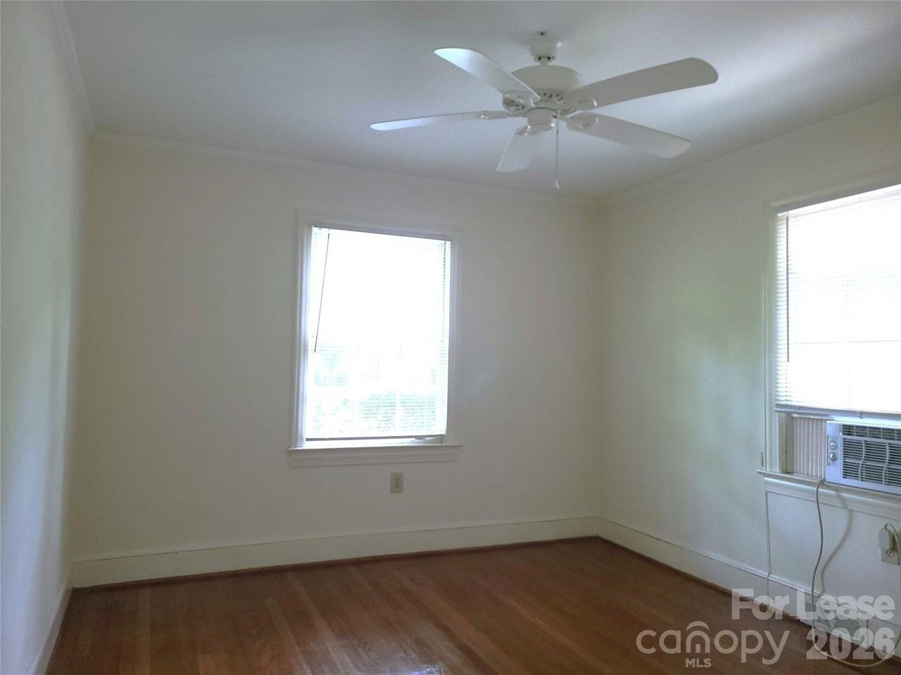 2245 Crescent Ave Apt 4 #4 - Photo 6 of 11