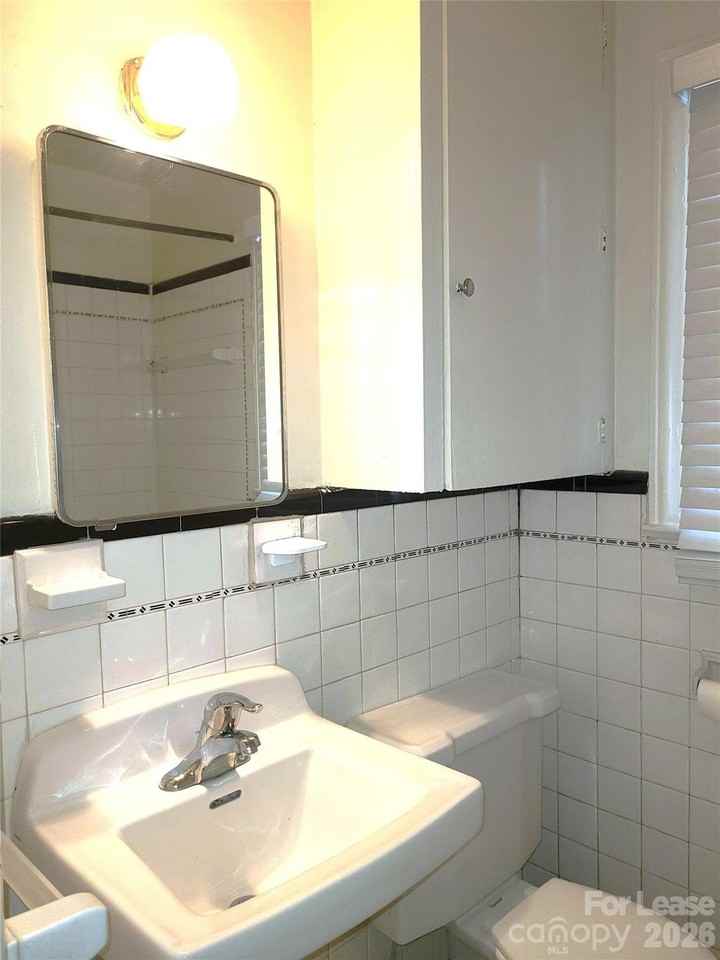 2245 Crescent Ave Apt 4 #4 - Photo 7 of 11