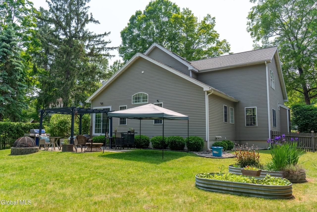 2 Horizon Dr - Photo 5 of 44