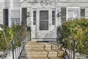 featured image of 215 York Rd