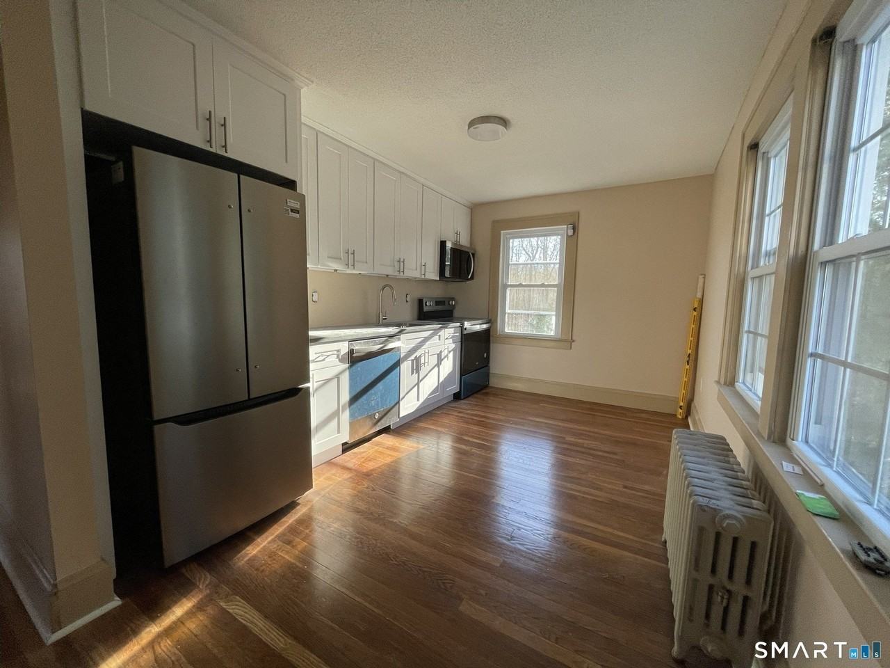 482 W Main St - Photo 2 of 8