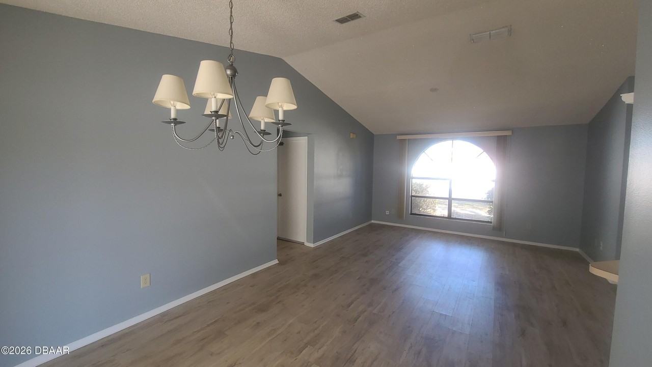 428 Sandpiper Ct - Photo 6 of 24