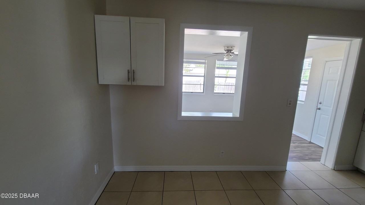 859 Berkshire Rd - Photo 7 of 16