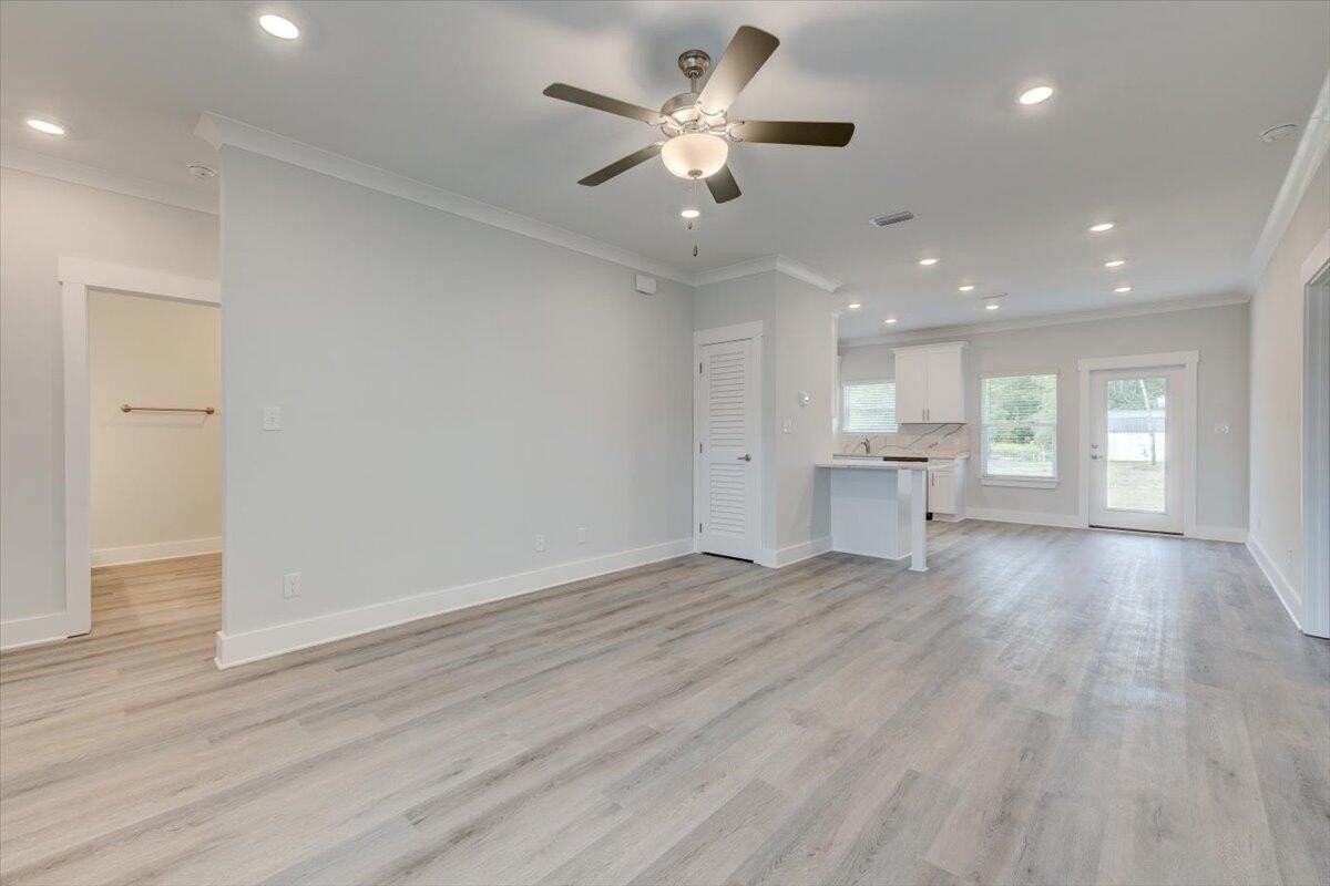 14 Alexander Way - Photo 2 of 25