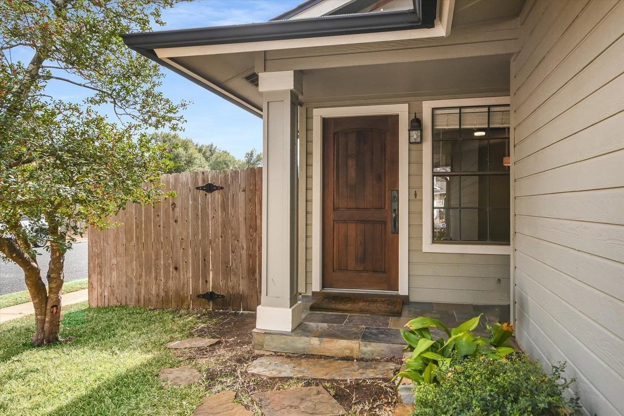 7701 Grovedale Trl - Photo 2 of 13