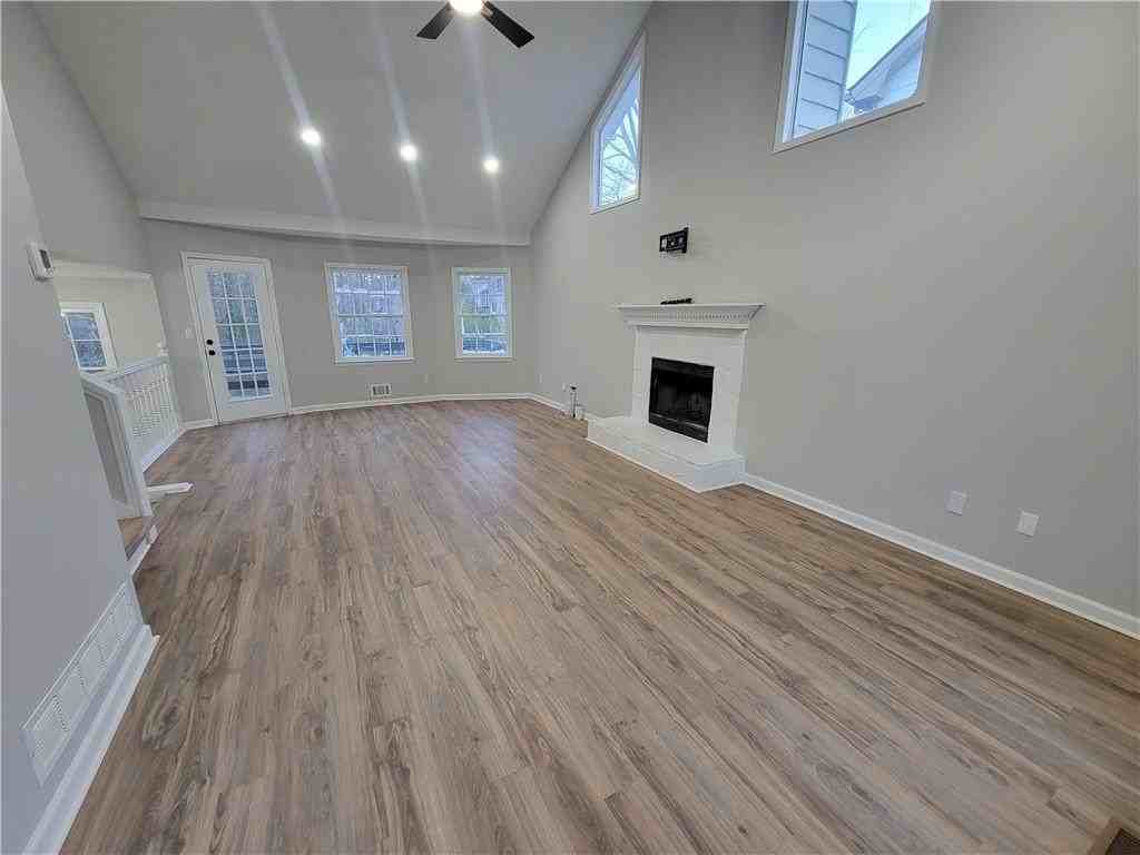 1710 Mcdowell Ct - Photo 3 of 19