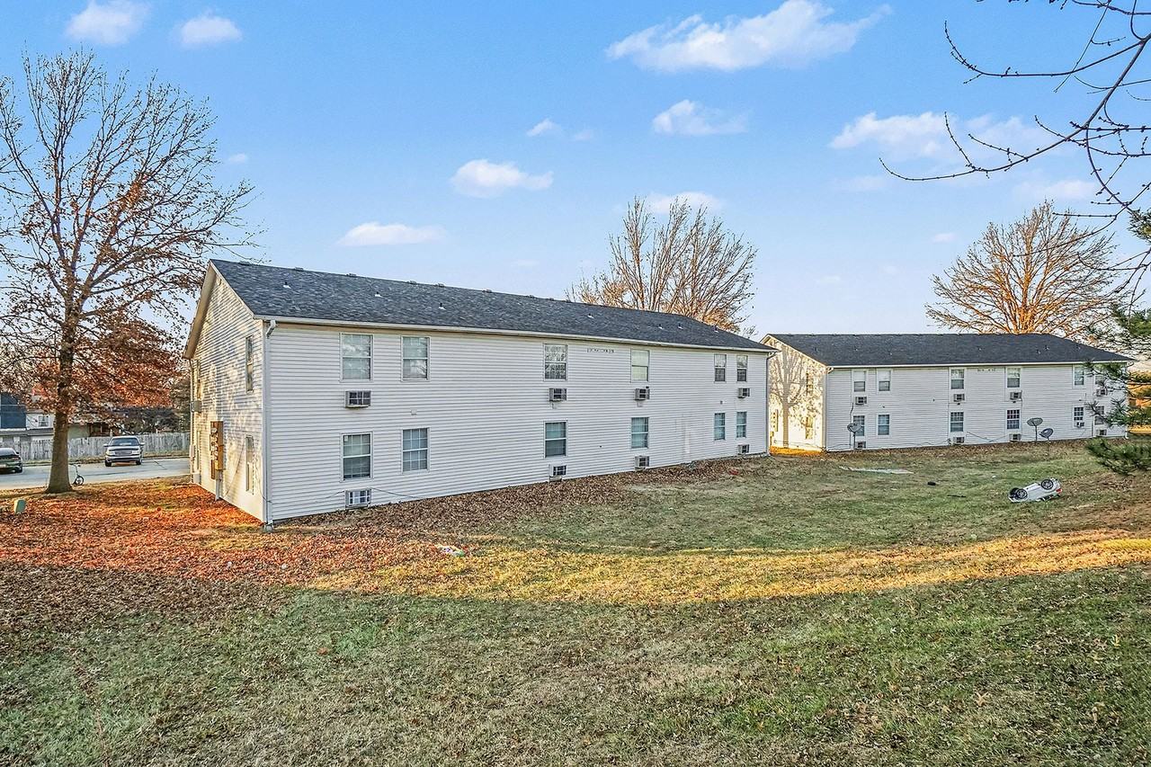 1610 E Kansas City - Photo 5 of 16