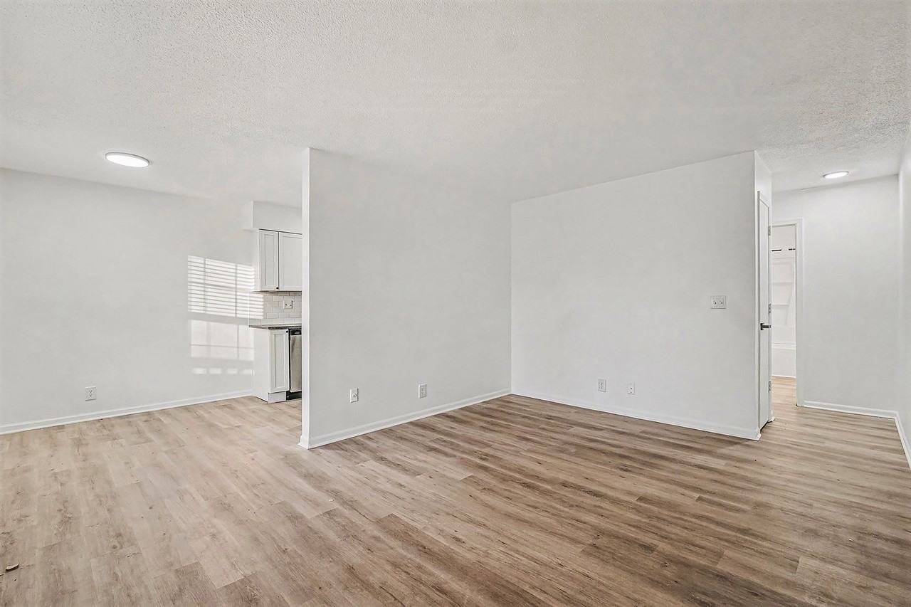 1610 E Kansas City - Photo 7 of 16