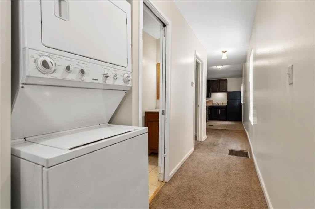 153 Little St Se - Photo 5 of 17