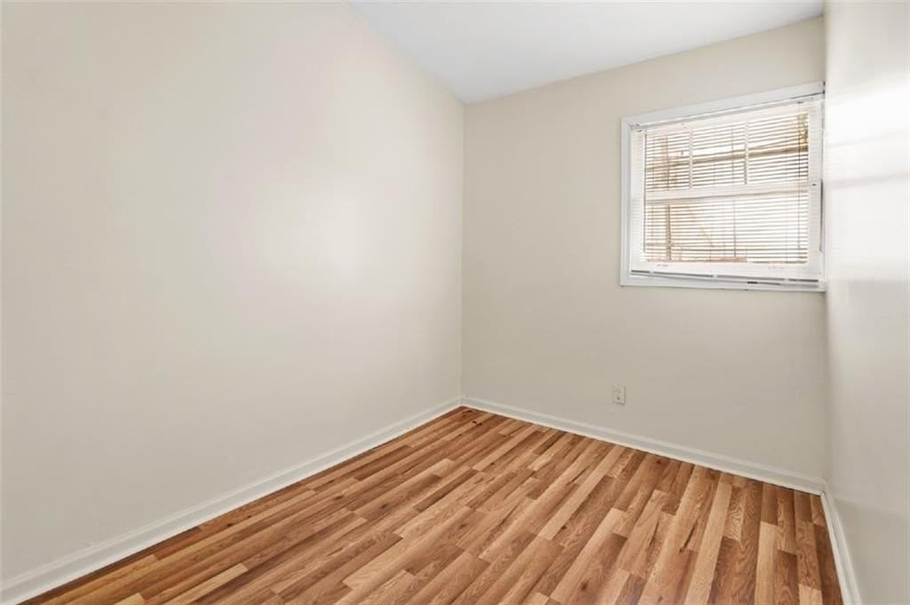 153 Little St Se - Photo 7 of 17