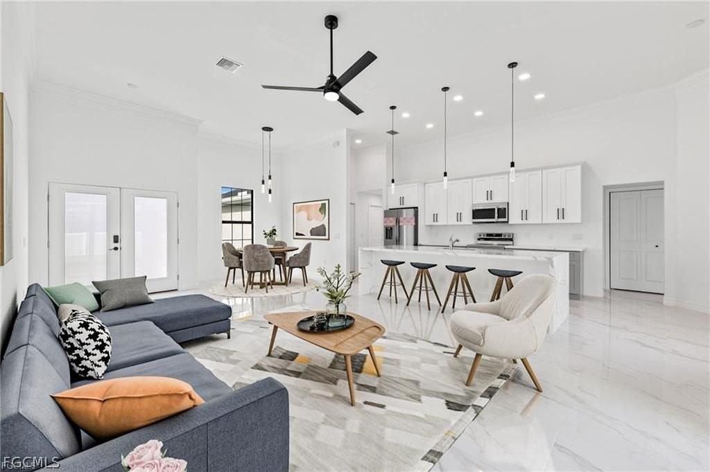 1413 Ne 15th Ter - Photo 3 of 24