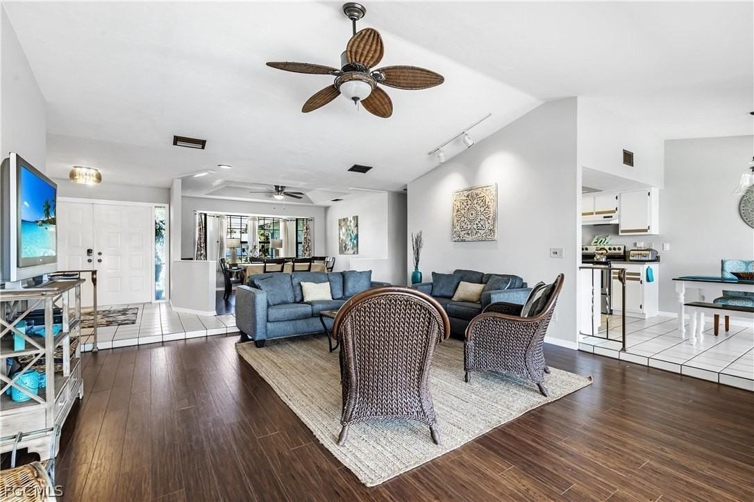 1502 Se 29th St - Photo 2 of 27