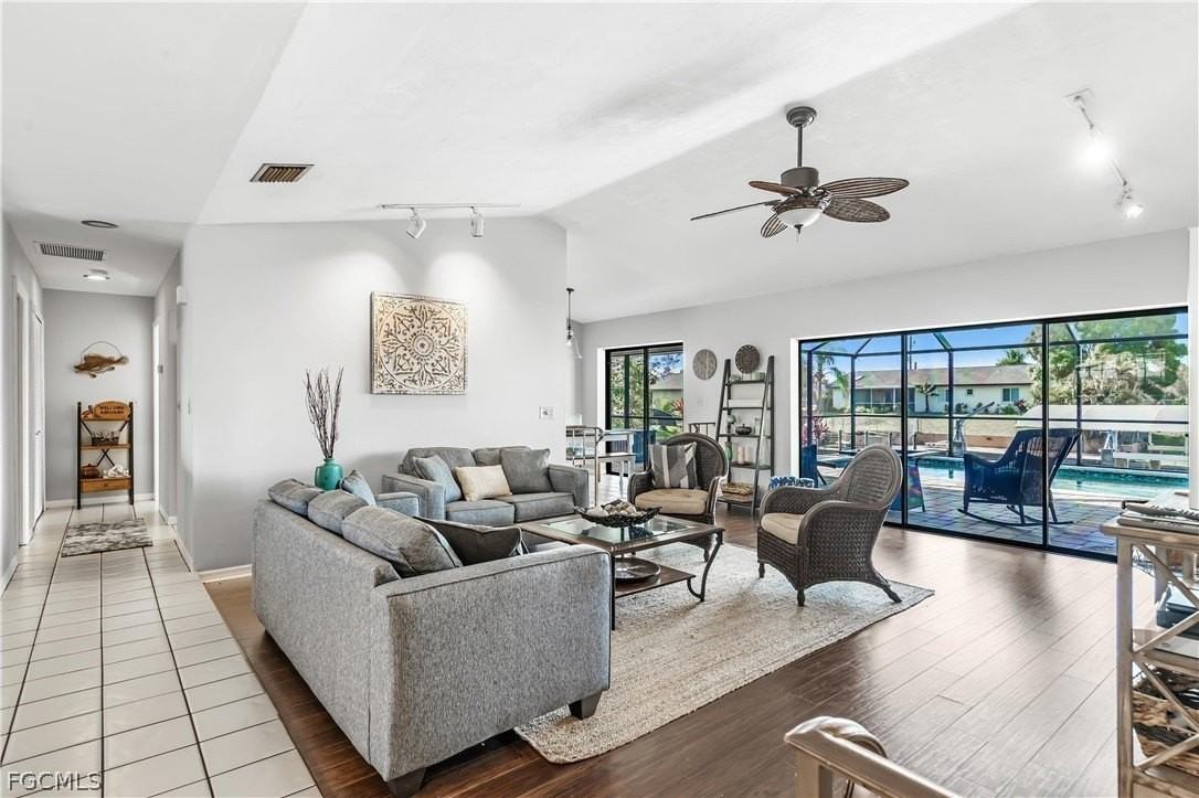 1502 Se 29th St - Photo 4 of 27