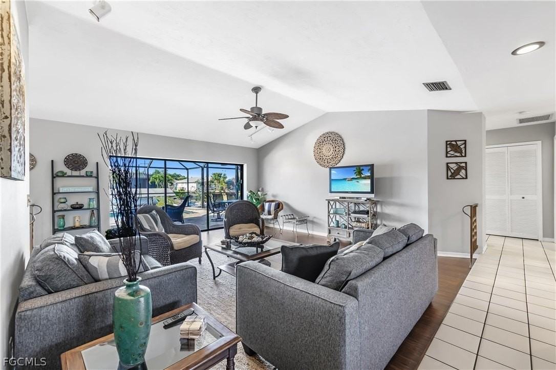 1502 Se 29th St - Photo 6 of 27