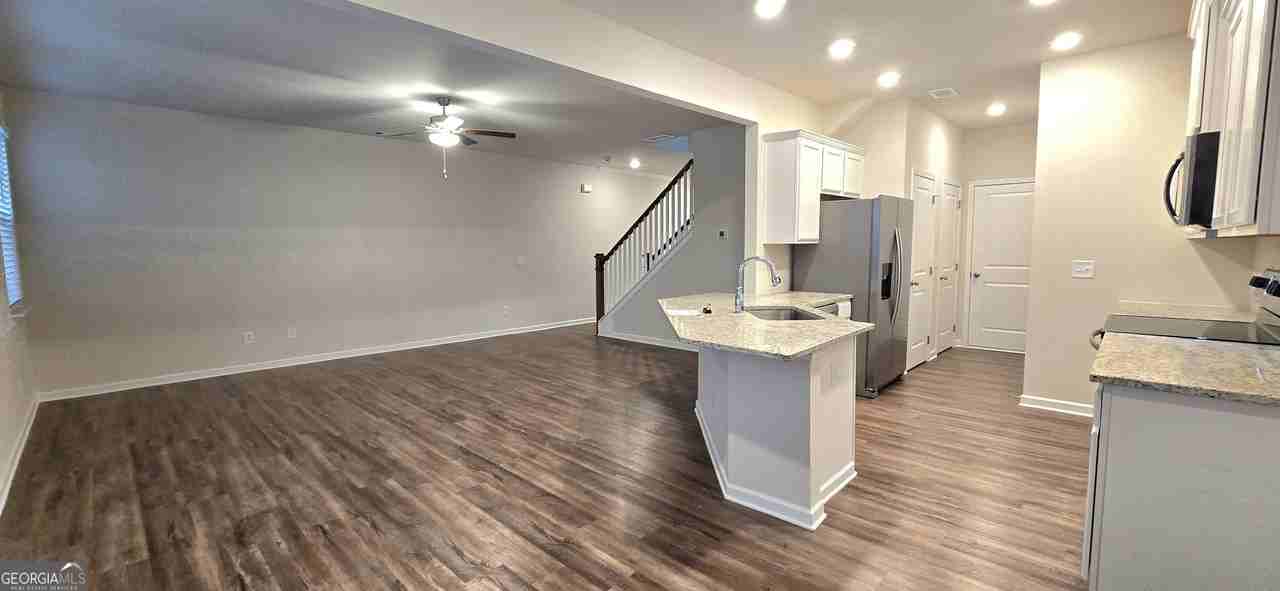 82 Sepia Oak Dr - Photo 7 of 42