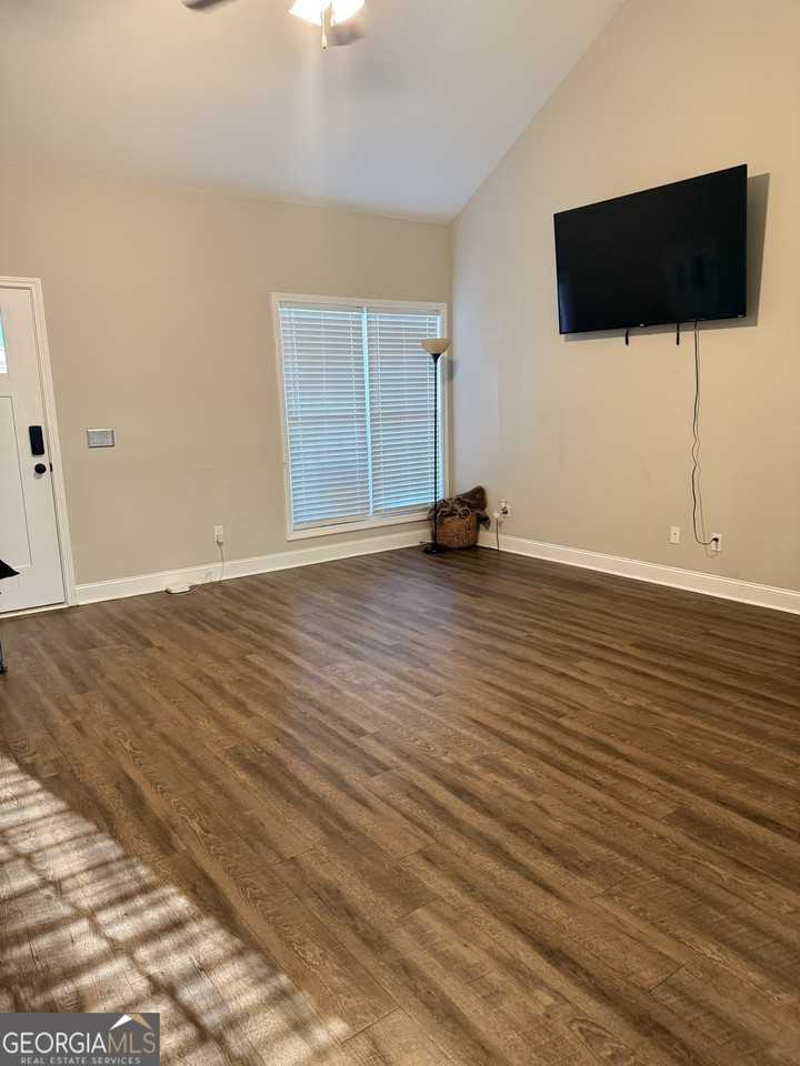 514 Winter Way - Photo 3 of 14